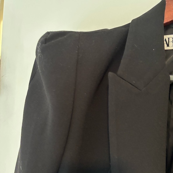 Zara Women's Classic Black Blazer with Gold Accents - Picture 5 of 7
